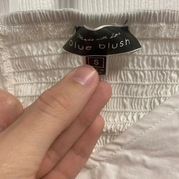 Blue Blush Long Sleeved Ruched Crop Top W/ Smocked Detail Size Small - Picture 2 of 4